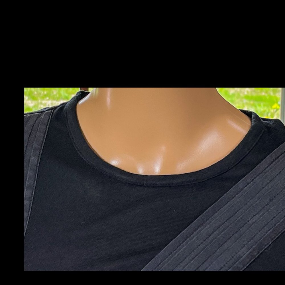 ▪️KARL LAGERFELD▪️Black Silky Pintuck Pleated 'K' Feminine Keyhole Back Tee Top - Picture 3 of 6